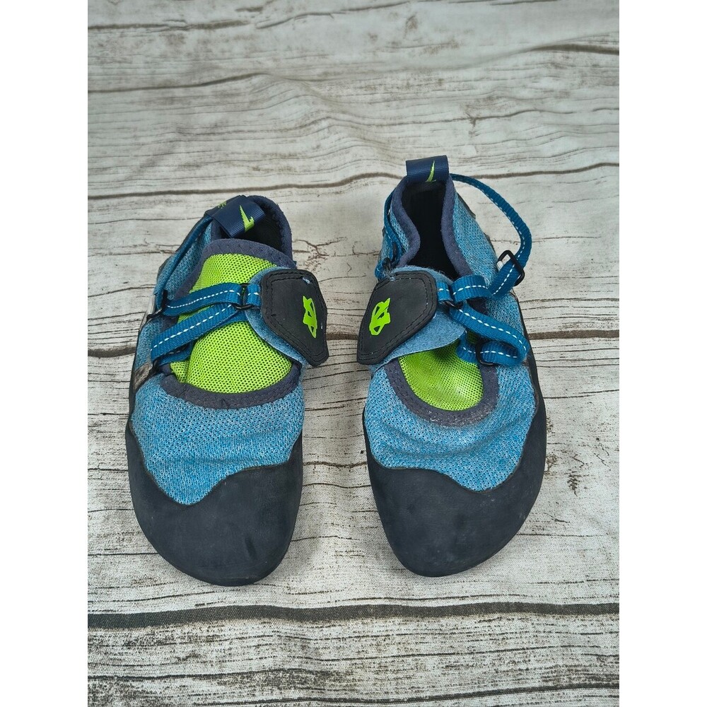 Evolv Youth Rock Climbing Bouldering Shoes Size 3